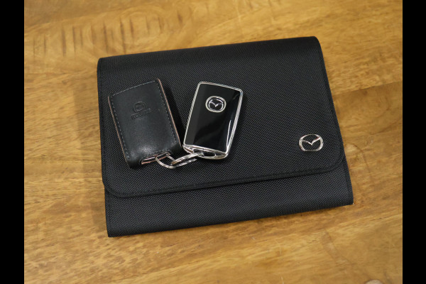 Mazda CX-30 2.0 e-SkyActiv-X M Hybrid Luxury [ADAPTIVE CRUISE, BLUETOOTH, CAMERA, ELEK STOELEN, VOL LEDER, STOEL EN STUURVERWARMING, BOSE AUDIO, ELEK.. ACHTERKLEP, HEAD UP, TREKHAAK,CLIMATE, NAV, NIEUWSTAAT]