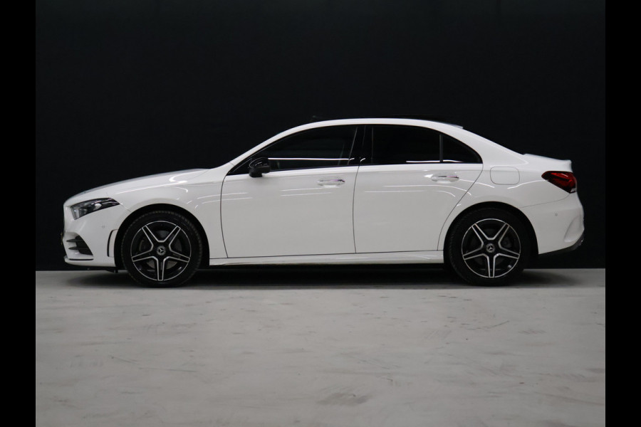Mercedes-Benz A-Klasse 250 e Business Solution AMG Limited [TREKHAAK INKLAPBAAR, SCHUIFKANTELDAK, APPLE CARPLAY, ANDROID, SFEERVERLICHTING, CAMERA, ADAPTIVE CRUISE, STOELVERWARMING, PDC V+A, HALF LEDER, CLIMATE, NIEUWSTAAT]