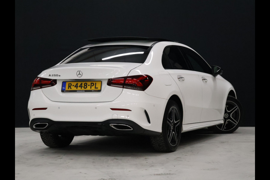 Mercedes-Benz A-Klasse 250 e Business Solution AMG Limited [TREKHAAK INKLAPBAAR, SCHUIFKANTELDAK, APPLE CARPLAY, ANDROID, SFEERVERLICHTING, CAMERA, ADAPTIVE CRUISE, STOELVERWARMING, PDC V+A, HALF LEDER, CLIMATE, NIEUWSTAAT]