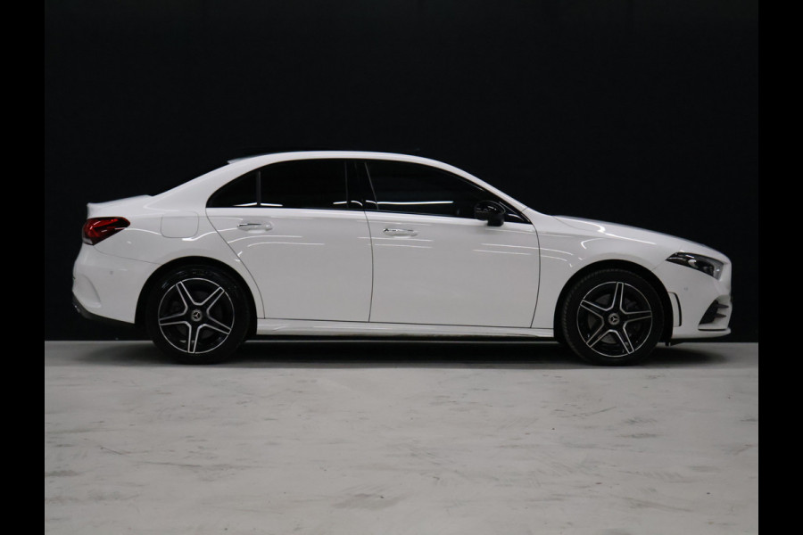 Mercedes-Benz A-Klasse 250 e Business Solution AMG Limited [TREKHAAK INKLAPBAAR, SCHUIFKANTELDAK, APPLE CARPLAY, ANDROID, SFEERVERLICHTING, CAMERA, ADAPTIVE CRUISE, STOELVERWARMING, PDC V+A, HALF LEDER, CLIMATE, NIEUWSTAAT]