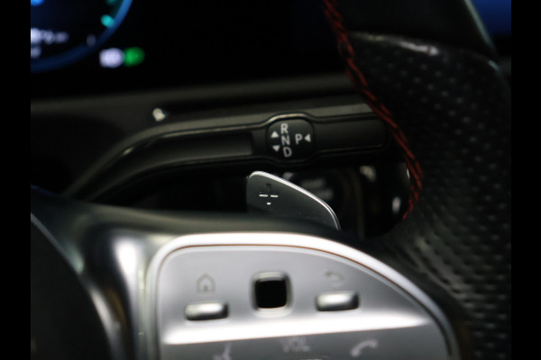 Mercedes-Benz A-Klasse 250 e Business Solution AMG Limited [TREKHAAK INKLAPBAAR, SCHUIFKANTELDAK, APPLE CARPLAY, ANDROID, SFEERVERLICHTING, CAMERA, ADAPTIVE CRUISE, STOELVERWARMING, PDC V+A, HALF LEDER, CLIMATE, NIEUWSTAAT]