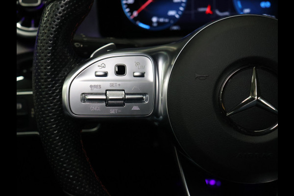 Mercedes-Benz A-Klasse 250 e Business Solution AMG Limited [TREKHAAK INKLAPBAAR, SCHUIFKANTELDAK, APPLE CARPLAY, ANDROID, SFEERVERLICHTING, CAMERA, ADAPTIVE CRUISE, STOELVERWARMING, PDC V+A, HALF LEDER, CLIMATE, NIEUWSTAAT]