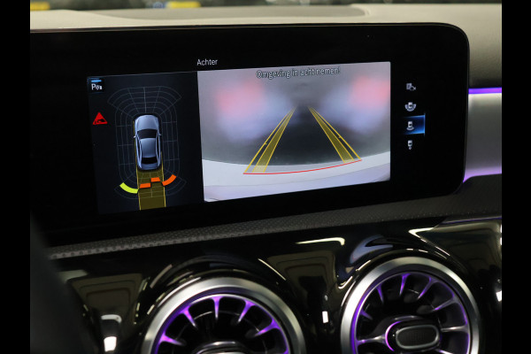 Mercedes-Benz A-Klasse 250 e Business Solution AMG Limited [TREKHAAK INKLAPBAAR, SCHUIFKANTELDAK, APPLE CARPLAY, ANDROID, SFEERVERLICHTING, CAMERA, ADAPTIVE CRUISE, STOELVERWARMING, PDC V+A, HALF LEDER, CLIMATE, NIEUWSTAAT]