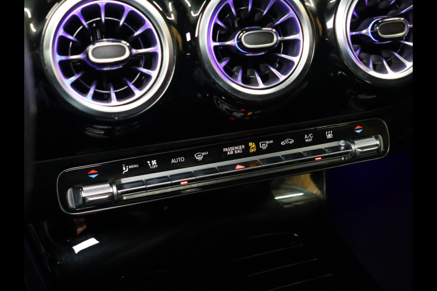 Mercedes-Benz A-Klasse 250 e Business Solution AMG Limited [TREKHAAK INKLAPBAAR, SCHUIFKANTELDAK, APPLE CARPLAY, ANDROID, SFEERVERLICHTING, CAMERA, ADAPTIVE CRUISE, STOELVERWARMING, PDC V+A, HALF LEDER, CLIMATE, NIEUWSTAAT]