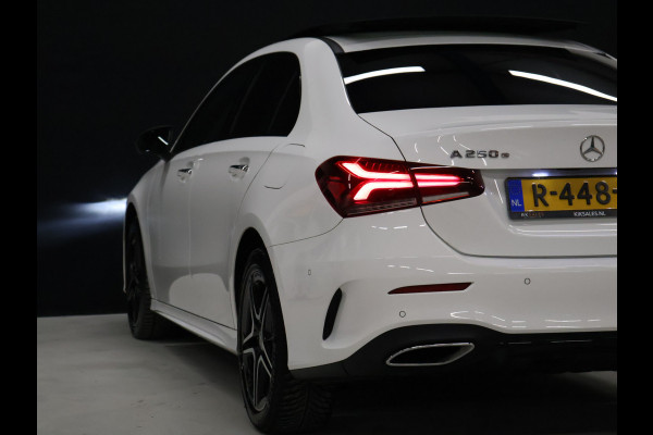 Mercedes-Benz A-Klasse 250 e Business Solution AMG Limited [TREKHAAK INKLAPBAAR, SCHUIFKANTELDAK, APPLE CARPLAY, ANDROID, SFEERVERLICHTING, CAMERA, ADAPTIVE CRUISE, STOELVERWARMING, PDC V+A, HALF LEDER, CLIMATE, NIEUWSTAAT]