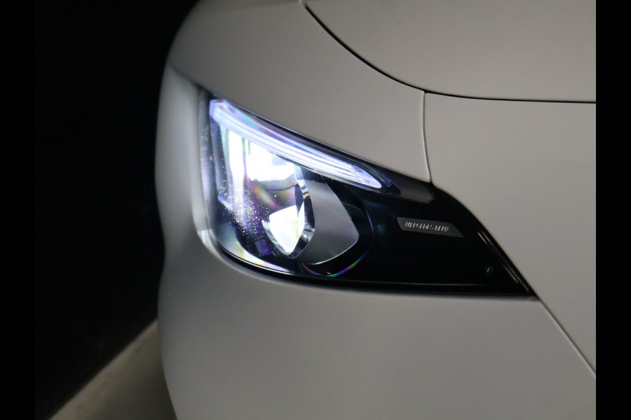 Mercedes-Benz A-Klasse 250 e Business Solution AMG Limited [TREKHAAK INKLAPBAAR, SCHUIFKANTELDAK, APPLE CARPLAY, ANDROID, SFEERVERLICHTING, CAMERA, ADAPTIVE CRUISE, STOELVERWARMING, PDC V+A, HALF LEDER, CLIMATE, NIEUWSTAAT]