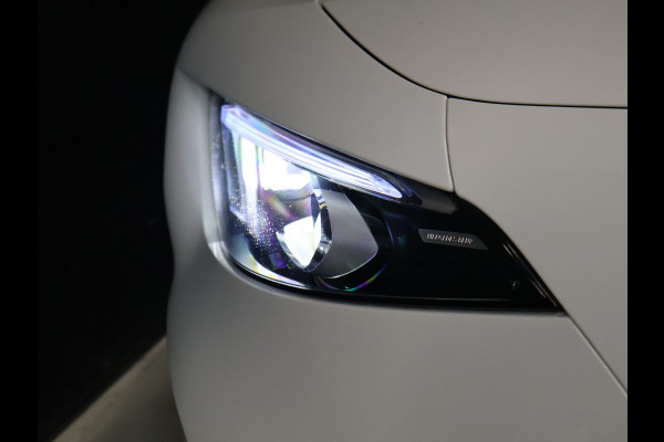 Mercedes-Benz A-Klasse 250 e Business Solution AMG Limited [TREKHAAK INKLAPBAAR, SCHUIFKANTELDAK, APPLE CARPLAY, ANDROID, SFEERVERLICHTING, CAMERA, ADAPTIVE CRUISE, STOELVERWARMING, PDC V+A, HALF LEDER, CLIMATE, NIEUWSTAAT]