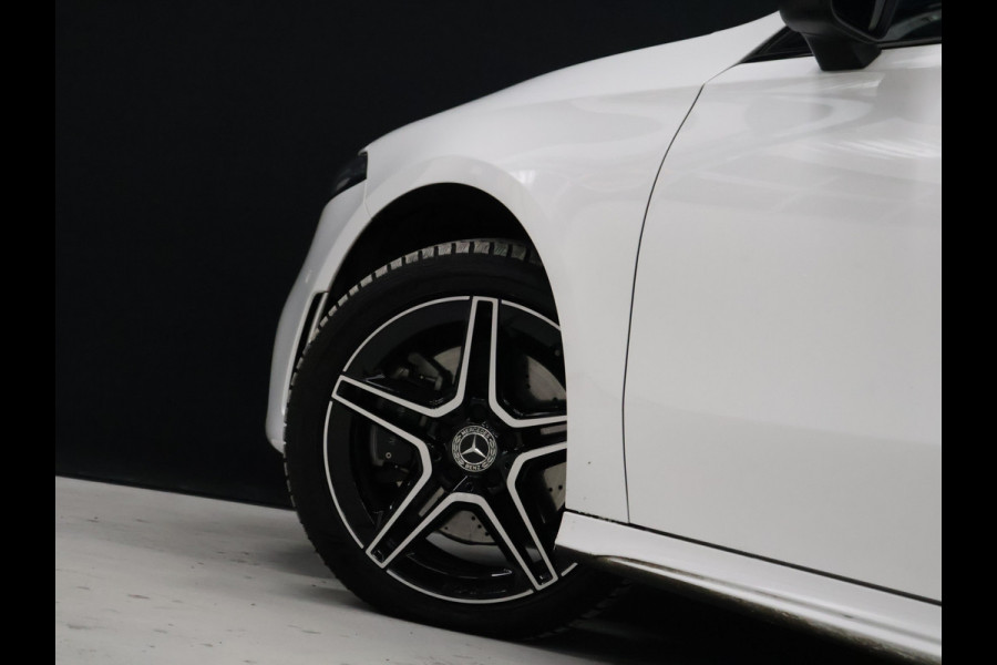 Mercedes-Benz A-Klasse 250 e Business Solution AMG Limited [TREKHAAK INKLAPBAAR, SCHUIFKANTELDAK, APPLE CARPLAY, ANDROID, SFEERVERLICHTING, CAMERA, ADAPTIVE CRUISE, STOELVERWARMING, PDC V+A, HALF LEDER, CLIMATE, NIEUWSTAAT]