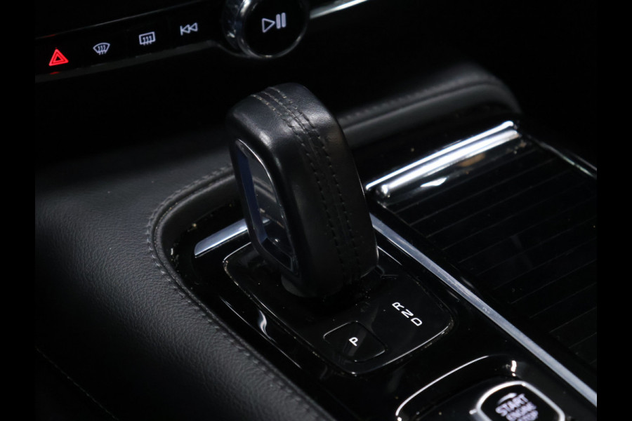 Volvo V60 2.0 T6 Recharge AWD Business Pro [APPLE CARPLAY, ADAPTIVE CRUISE CONTROL, STUUR EN STOELVERWARMING, DIGITAL DASH, TREKHAAK, CAMERA, PDC V+A, NAVIGATIE,NIEUWSTAAT]