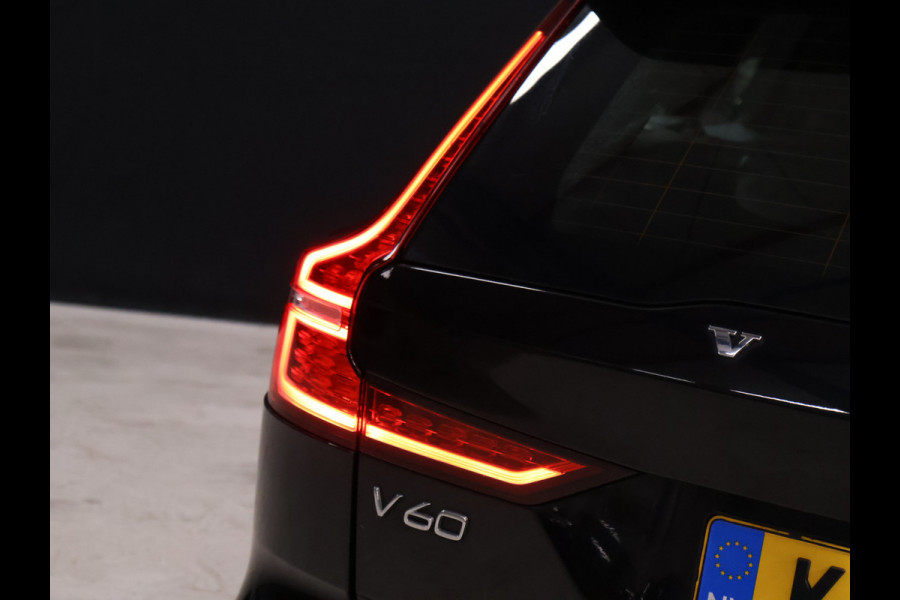 Volvo V60 2.0 T6 Recharge AWD Business Pro [APPLE CARPLAY, ADAPTIVE CRUISE CONTROL, STUUR EN STOELVERWARMING, DIGITAL DASH, TREKHAAK, CAMERA, PDC V+A, NAVIGATIE,NIEUWSTAAT]