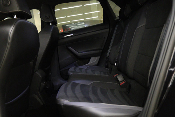 Volkswagen Polo 2.0 TSI GTI PANO/IQ-LIGHT/BEATS/STOELV/CARPLAY/VOL