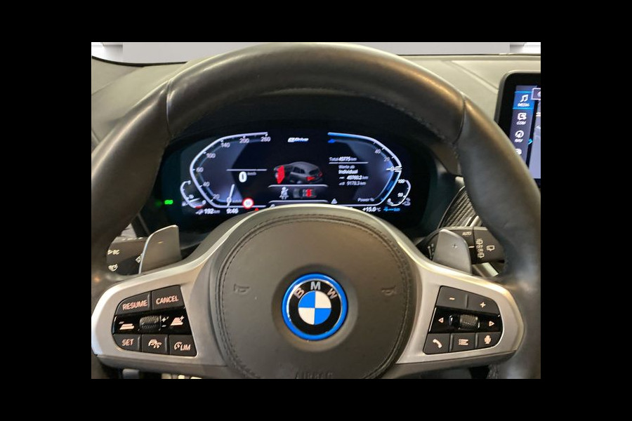 BMW X3 xDrive30e M-SPORT ** LADER, NAVI+, OYSTER LEDER, PANORAMA, TREKH, 20-inch LMV, ADAPT. CRUISE ** 1e EIG - UNFALLFREI ** ** INFORMEER OOK NAAR ONZE AANTREKKELIJKE FINANCIAL-LEASE TARIEVEN **