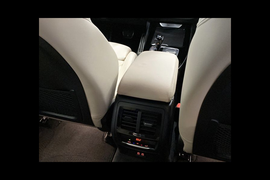 BMW X3 xDrive30e M-SPORT ** LADER, NAVI+, OYSTER LEDER, PANORAMA, TREKH, 20-inch LMV, ADAPT. CRUISE ** 1e EIG - UNFALLFREI ** ** INFORMEER OOK NAAR ONZE AANTREKKELIJKE FINANCIAL-LEASE TARIEVEN **