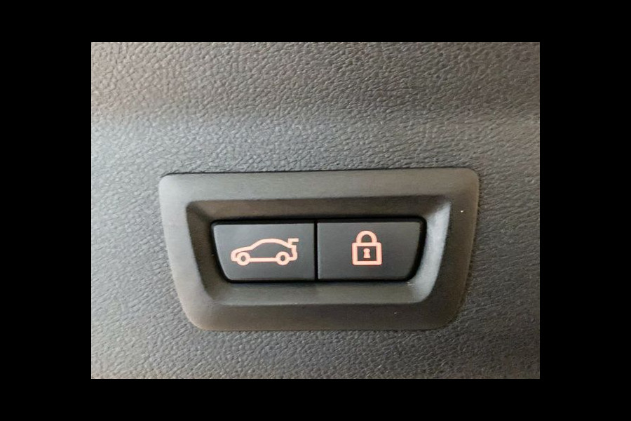 BMW X3 xDrive30e M-SPORT ** LADER, NAVI+, OYSTER LEDER, PANORAMA, TREKH, 20-inch LMV, ADAPT. CRUISE ** 1e EIG - UNFALLFREI ** ** INFORMEER OOK NAAR ONZE AANTREKKELIJKE FINANCIAL-LEASE TARIEVEN **