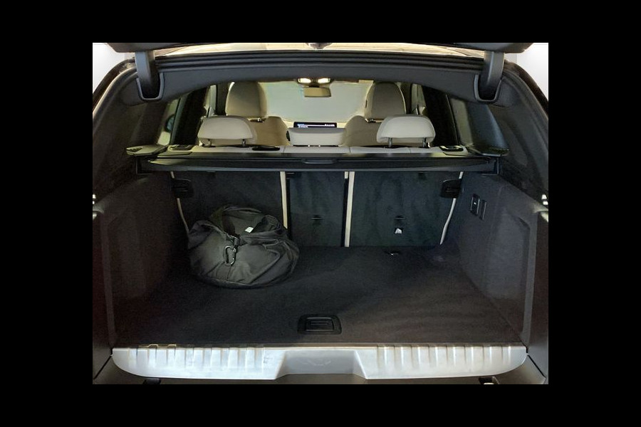 BMW X3 xDrive30e M-SPORT ** LADER, NAVI+, OYSTER LEDER, PANORAMA, TREKH, 20-inch LMV, ADAPT. CRUISE ** 1e EIG - UNFALLFREI ** ** INFORMEER OOK NAAR ONZE AANTREKKELIJKE FINANCIAL-LEASE TARIEVEN **