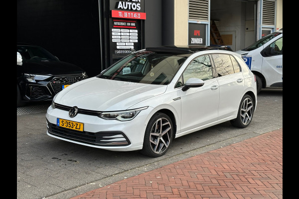Volkswagen Golf 1.5 eTSI Style Head-Up Memory IQ LIGHT Pano