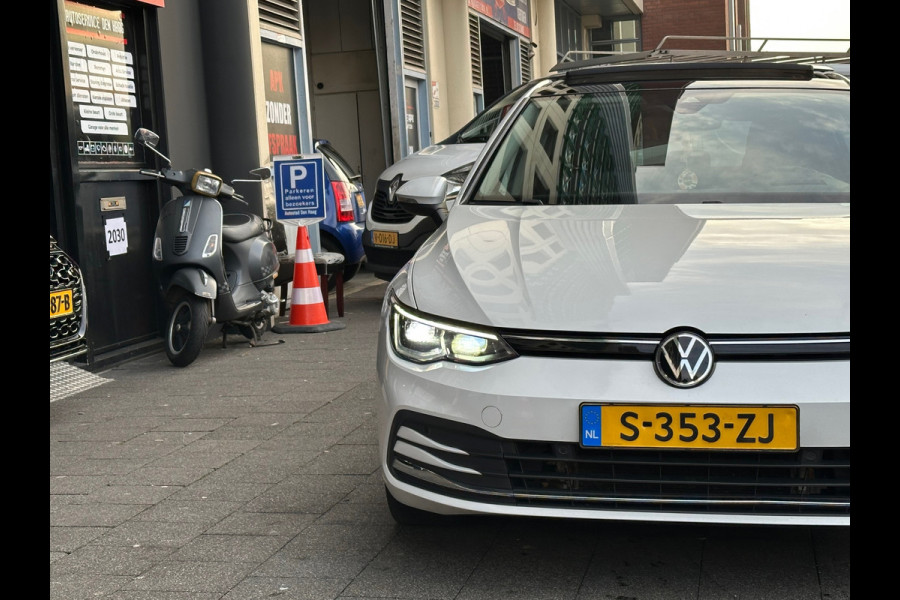 Volkswagen Golf 1.5 eTSI Style Head-Up Memory IQ LIGHT Pano