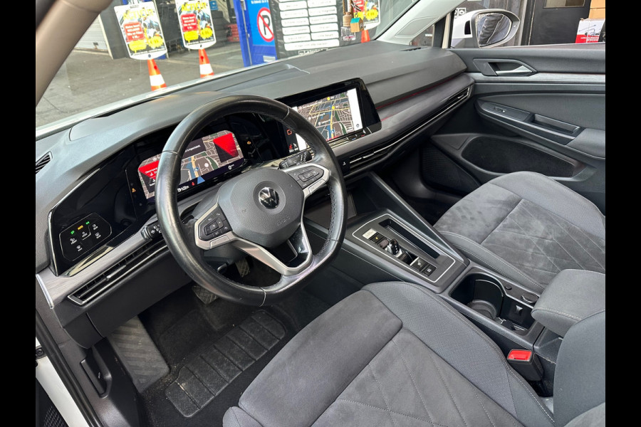 Volkswagen Golf 1.5 eTSI Style Head-Up Memory IQ LIGHT Pano