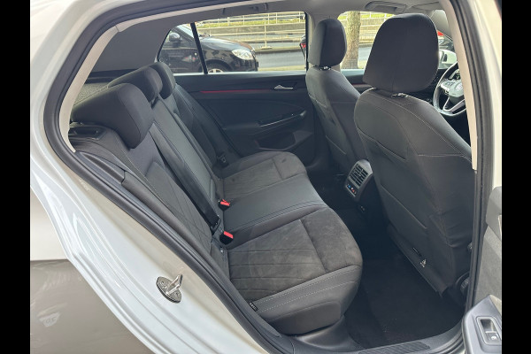 Volkswagen Golf 1.5 eTSI Style Head-Up Memory IQ LIGHT Pano