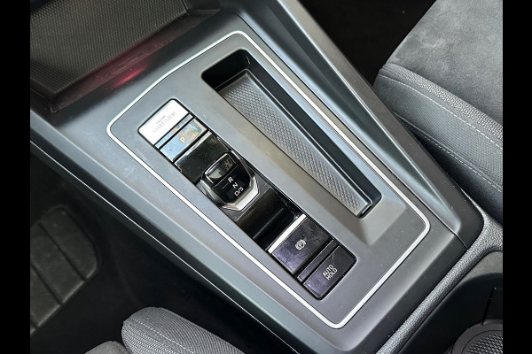 Volkswagen Golf 1.5 eTSI Style Head-Up Memory IQ LIGHT Pano