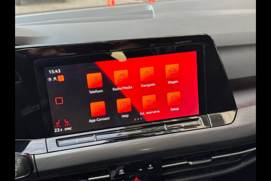 Volkswagen Golf 1.5 eTSI Style Head-Up Memory IQ LIGHT Pano