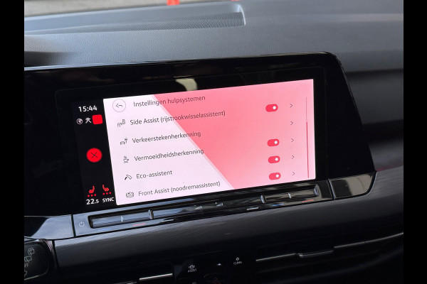 Volkswagen Golf 1.5 eTSI Style Head-Up Memory IQ LIGHT Pano