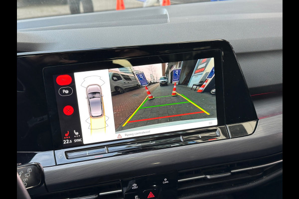 Volkswagen Golf 1.5 eTSI Style Head-Up Memory IQ LIGHT Pano