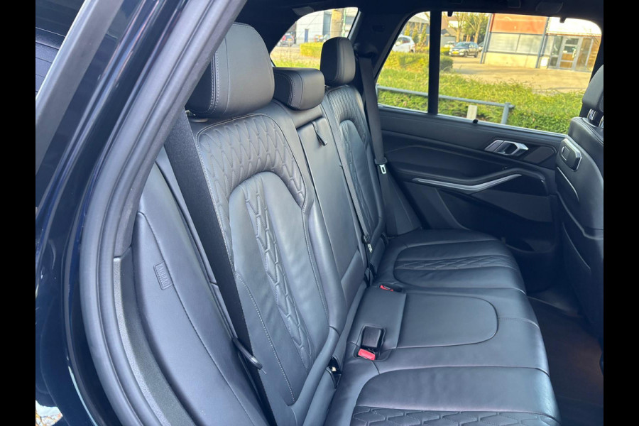 BMW X5 xDrive50e M-Sport PANORAMA DAK HARMAN KARDON 360 CAMERA 22 INCH VELGEN LUCHTVERING