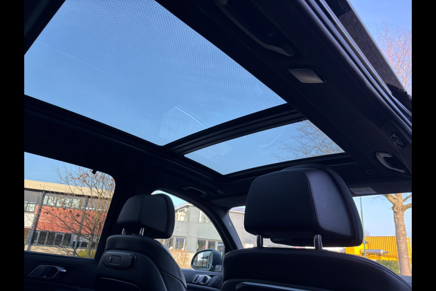 BMW X5 xDrive50e M-Sport PANORAMA DAK HARMAN KARDON 360 CAMERA 22 INCH VELGEN LUCHTVERING