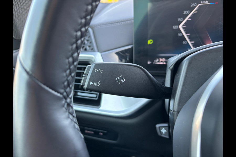 BMW X5 xDrive50e M-Sport PANORAMA DAK HARMAN KARDON 360 CAMERA 22 INCH VELGEN LUCHTVERING