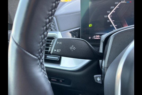 BMW X5 xDrive50e M-Sport PANORAMA DAK HARMAN KARDON 360 CAMERA 22 INCH VELGEN LUCHTVERING