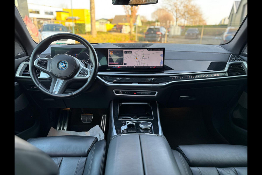 BMW X5 xDrive50e M-Sport PANORAMA DAK HARMAN KARDON 360 CAMERA 22 INCH VELGEN LUCHTVERING