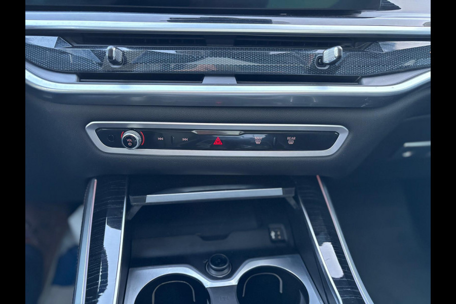 BMW X5 xDrive50e M-Sport PANORAMA DAK HARMAN KARDON 360 CAMERA 22 INCH VELGEN LUCHTVERING