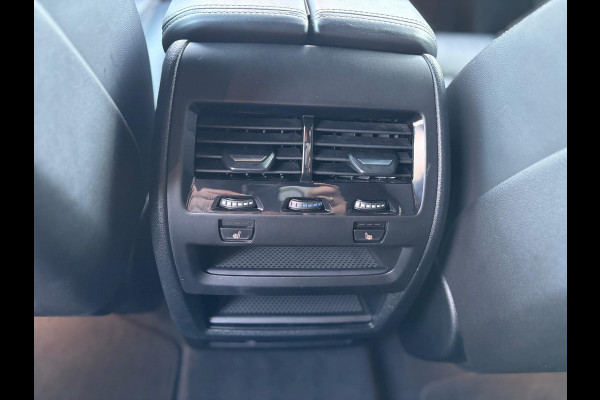 BMW X5 xDrive50e M-Sport PANORAMA DAK HARMAN KARDON 360 CAMERA 22 INCH VELGEN LUCHTVERING