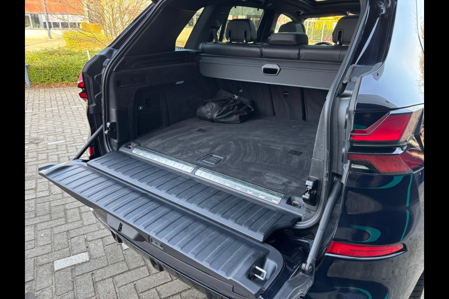 BMW X5 xDrive50e M-Sport PANORAMA DAK HARMAN KARDON 360 CAMERA 22 INCH VELGEN LUCHTVERING