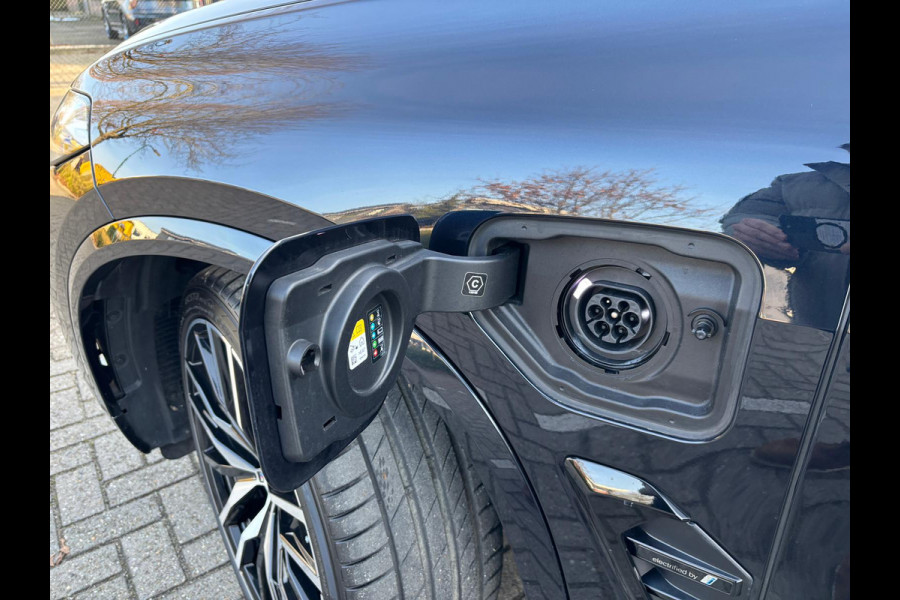 BMW X5 xDrive50e M-Sport PANORAMA DAK HARMAN KARDON 360 CAMERA 22 INCH VELGEN LUCHTVERING