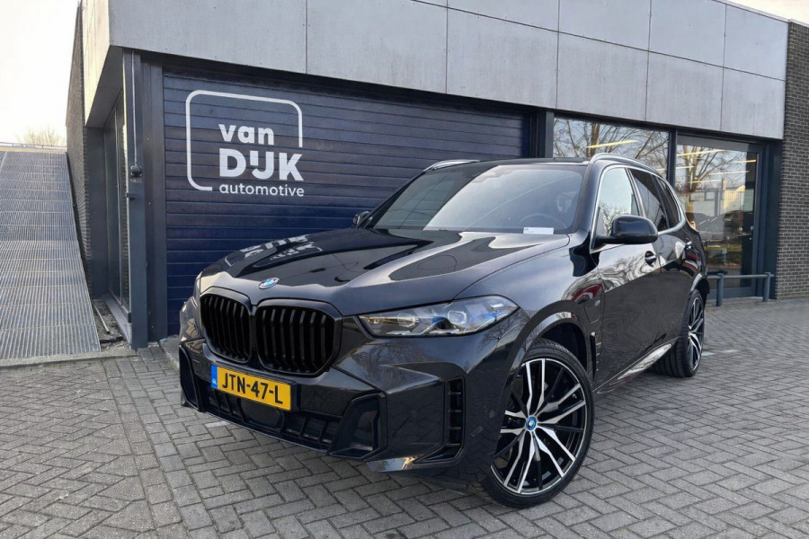 BMW X5 xDrive50e M-Sport PANORAMA DAK HARMAN KARDON 360 CAMERA 22 INCH VELGEN LUCHTVERING