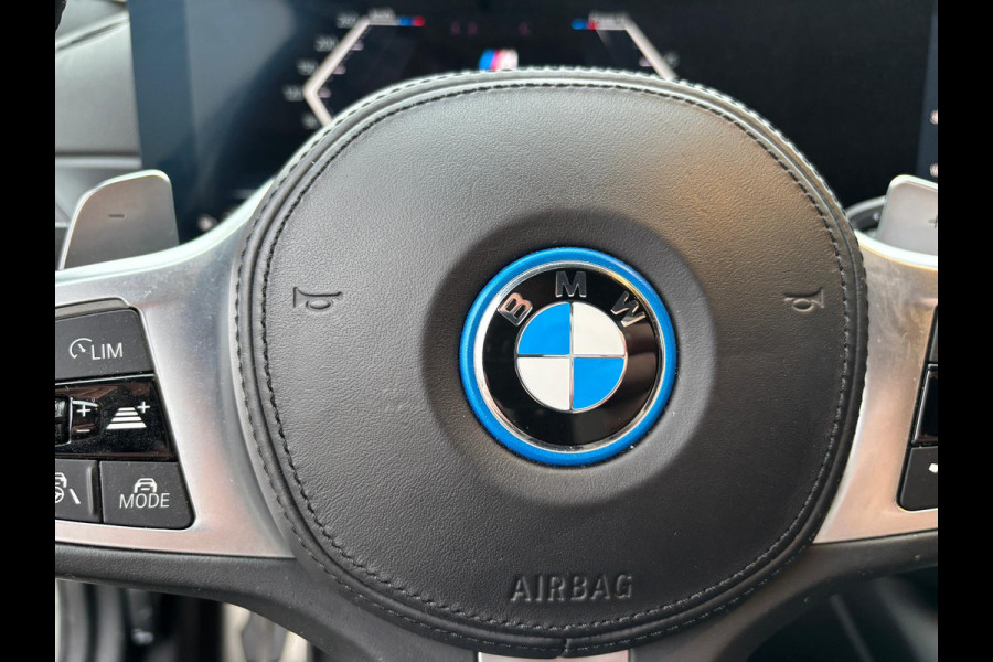 BMW 3 Serie Touring 320e Touring M-Sport PRO PHEV SHADOWLINE ADEPTIVE KOPLAMPEN 360 CAMERA DRIVER ASSIST HEAD-UP DISPLAY INNOVATION PAKKET