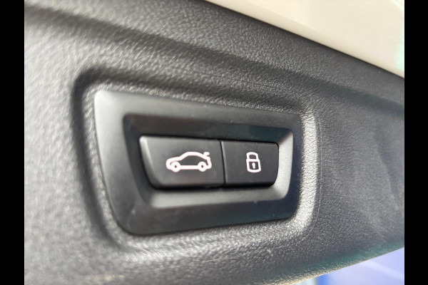 BMW 3 Serie Touring 320e Touring M-Sport PRO PHEV SHADOWLINE ADEPTIVE KOPLAMPEN 360 CAMERA DRIVER ASSIST HEAD-UP DISPLAY INNOVATION PAKKET