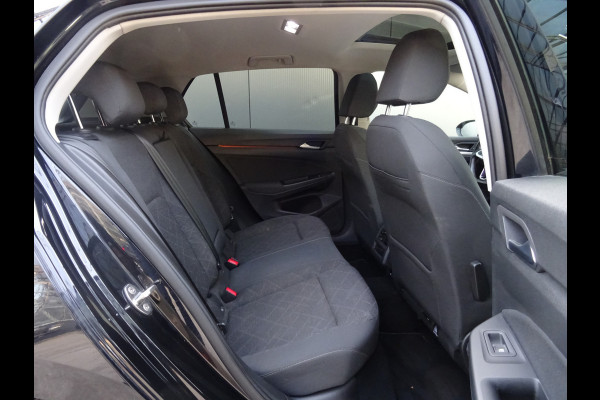 Volkswagen Golf 1.5 TSI Style * PANORAMADAK * KEYLESS * 4 SEIZOENSBANDEN !!