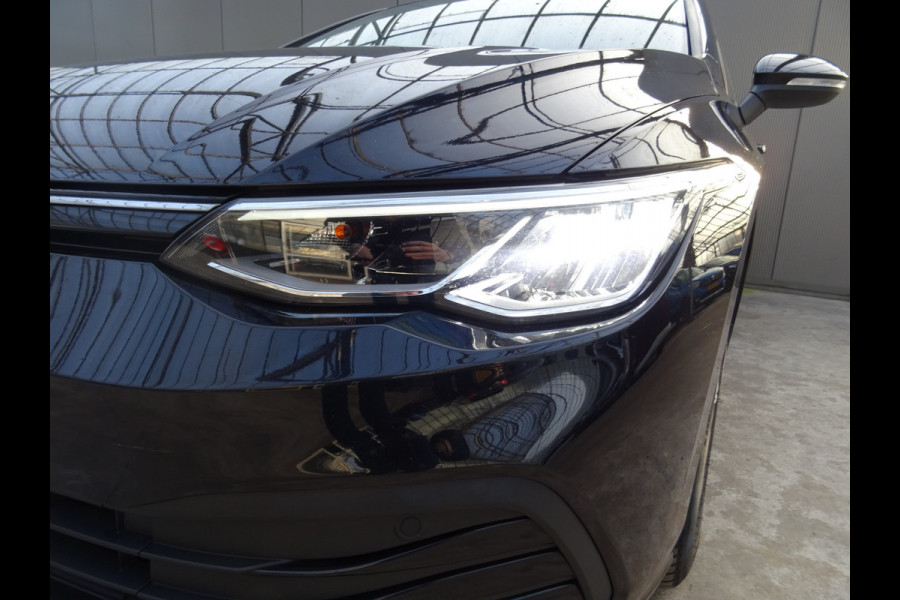 Volkswagen Golf 1.5 TSI Style * PANORAMADAK * KEYLESS * 4 SEIZOENSBANDEN !!