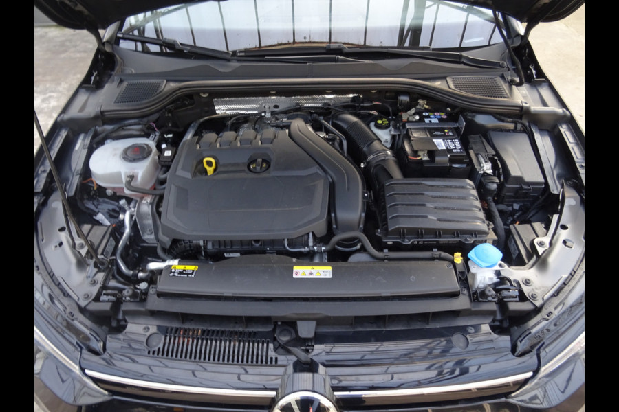 Volkswagen Golf 1.5 TSI Style * PANORAMADAK * KEYLESS * 4 SEIZOENSBANDEN !!