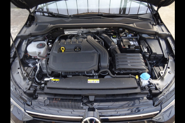 Volkswagen Golf 1.5 TSI Style * PANORAMADAK * KEYLESS * 4 SEIZOENSBANDEN !!