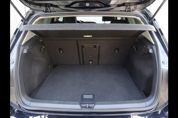 Volkswagen Golf 1.5 TSI Style * PANORAMADAK * KEYLESS * 4 SEIZOENSBANDEN !!