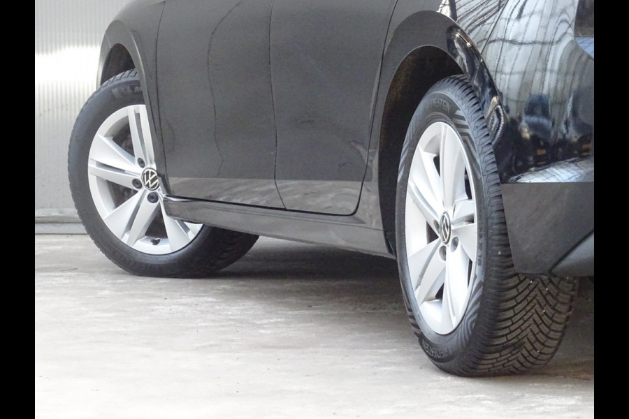 Volkswagen Golf 1.5 TSI Style * PANORAMADAK * KEYLESS * 4 SEIZOENSBANDEN !!