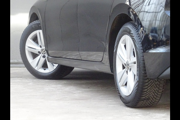 Volkswagen Golf 1.5 TSI Style * PANORAMADAK * KEYLESS * 4 SEIZOENSBANDEN !!