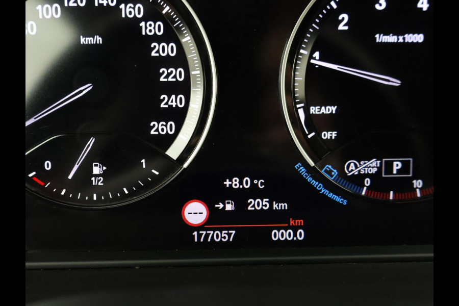 BMW X1 sDrive18i AUT. SPORTLINE + TREKHAAK | LED | SPORTSTOELEN | STOELVERWARMING | NAVIGATIE