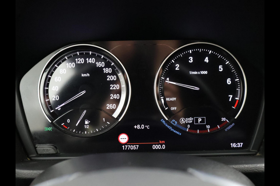 BMW X1 sDrive18i AUT. SPORTLINE + TREKHAAK | LED | SPORTSTOELEN | STOELVERWARMING | NAVIGATIE