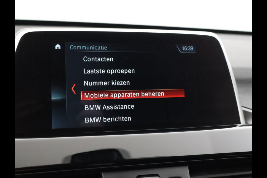 BMW X1 sDrive18i AUT. SPORTLINE + TREKHAAK | LED | SPORTSTOELEN | STOELVERWARMING | NAVIGATIE