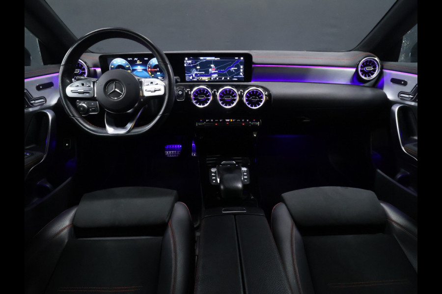 Mercedes-Benz CLA-Klasse Shooting Brake 250 e AMG Limited FULL OPTION [ADAPTIVE CRUISE, CAMERA, APPLE CARPLAY,  MEMORY SEATS, SCHUIFKANTELDAK, SFEERVERLICHTING, DIGITAL DASH, TREKHAAK, HALF LEDER, NAVIGATIE, NIEUWSTAAT]